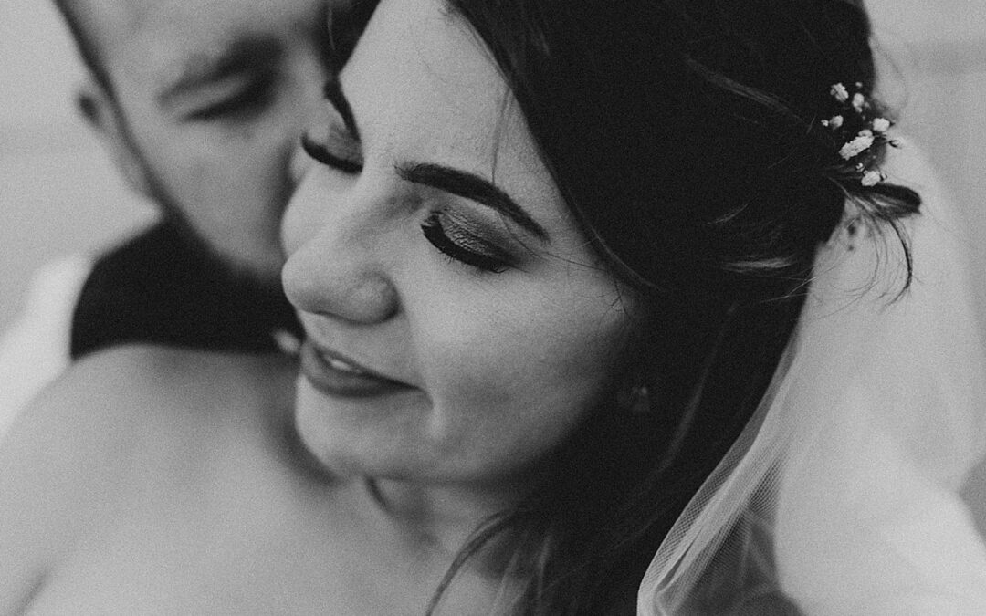 Indie Love Photography_Pim Hill Barn Shropshire_J+J-49 - image Indie-Love-Photography_Pim-Hill-Barn-Shropshire_JJ-49-469870_1080x675 on http://indielove.co.uk